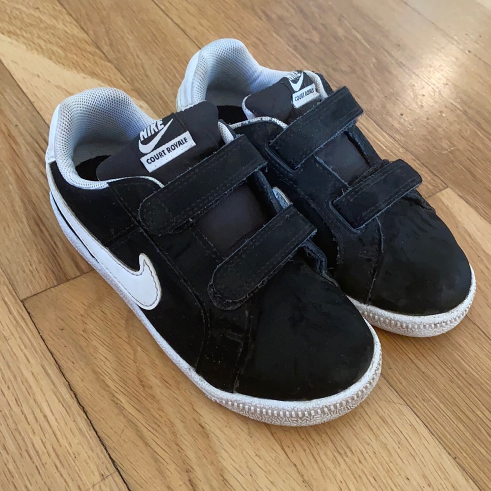Nike Court Royale toddler size 9
